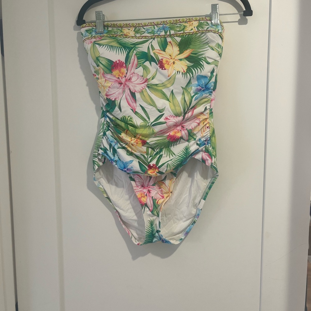 ✨Tommy Bahama Strapless One-Piece Swimsuit✨